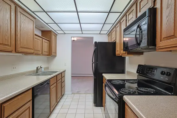 200 Red Top DR #302, Libertyville, IL 60048
