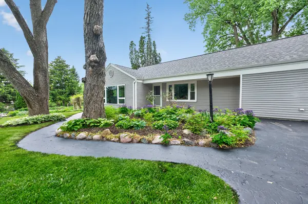 166 Mohawk TRL, Algonquin, IL 60102