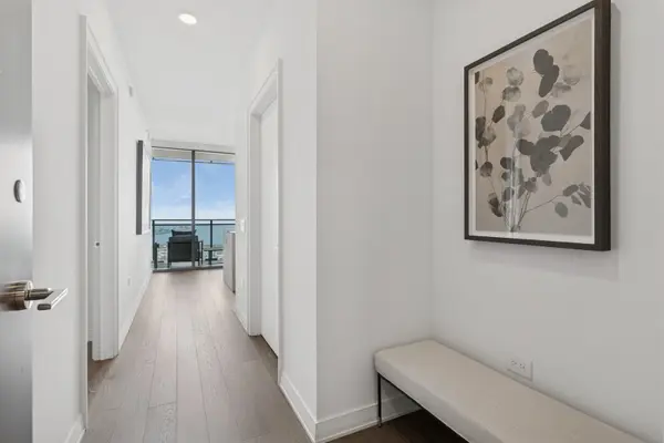 211 N Harbor DR #2402, Chicago, IL 60601