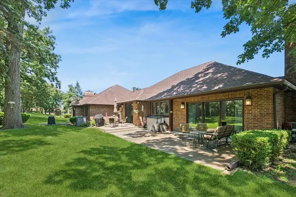 13232 S Oak Ridge TRL, Palos Heights, IL 60463