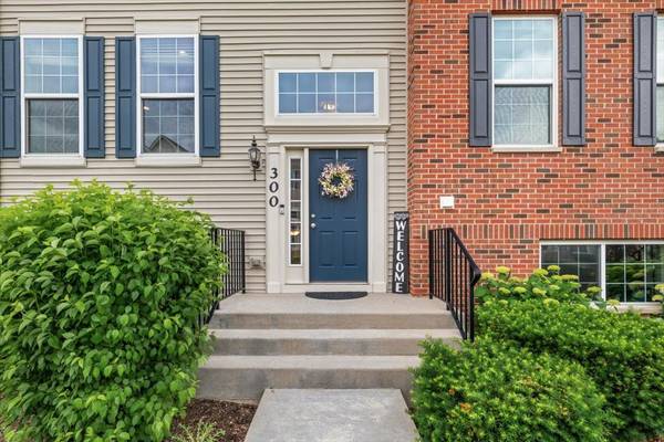 300 Lionel DR, Grayslake, IL 60030
