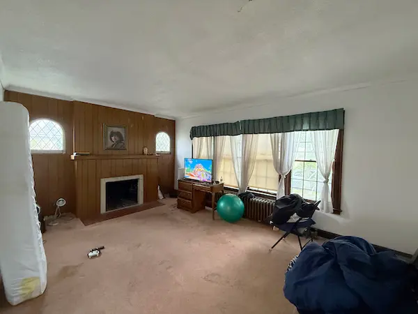 8114 N Merrill ST, Niles, IL 60714