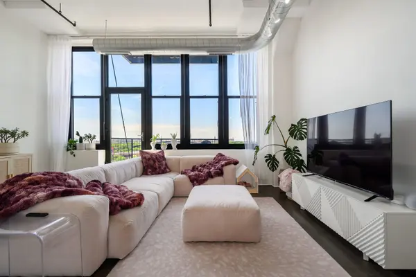 1224 W Van Buren ST #604, Chicago, IL 60607