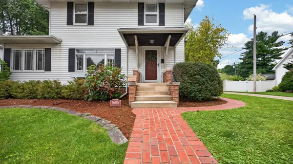1605 E Taylor ST, Bloomington, IL 61701