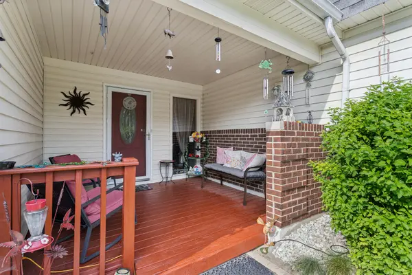 330 Shield CT, Bolingbrook, IL 60440