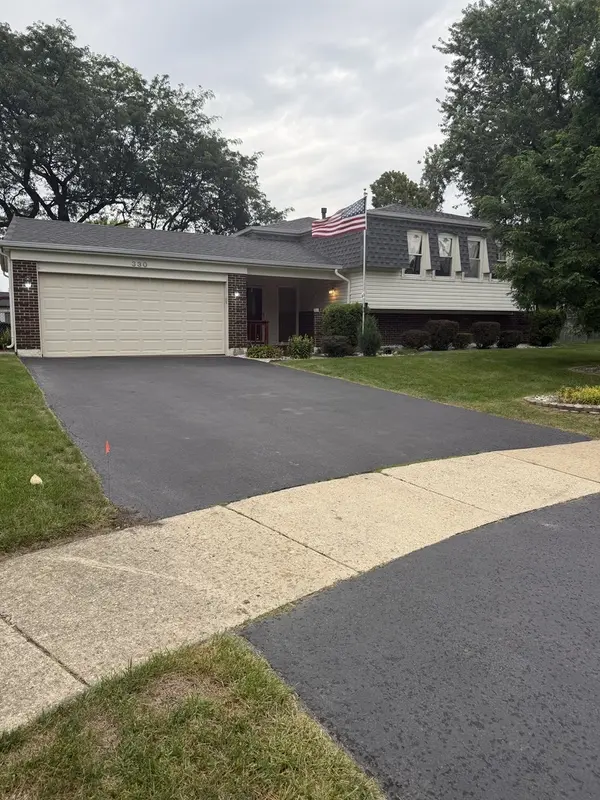 330 Shield CT, Bolingbrook, IL 60440