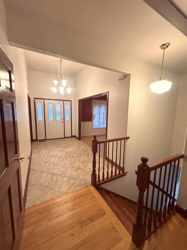 720 Evergreen LN, Sugar Grove, IL 60554