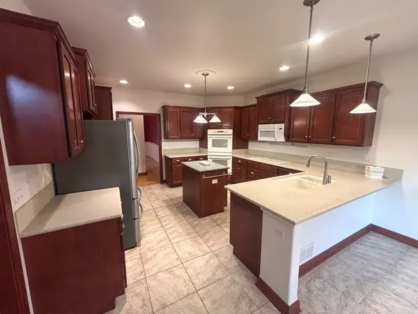 720 Evergreen LN, Sugar Grove, IL 60554