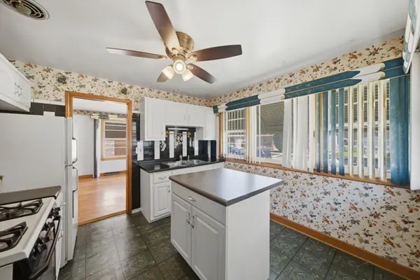 624 MARSHALL AVE, Bellwood, IL 60104