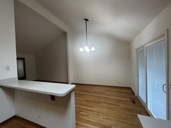 3S572 Haylett AVE, Warrenville, IL 60555