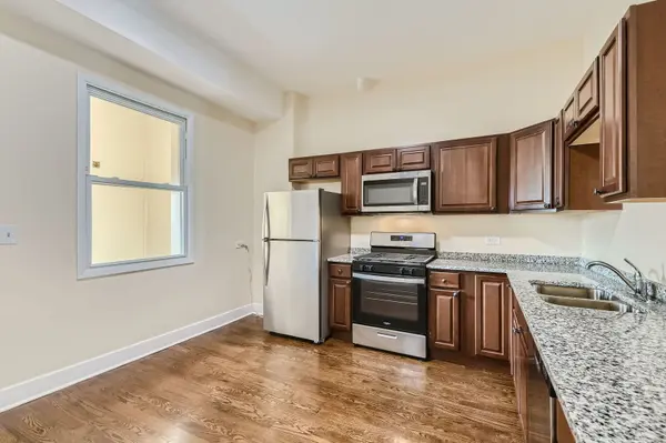 7048 N Clark ST #2FLR, Chicago, IL 60626