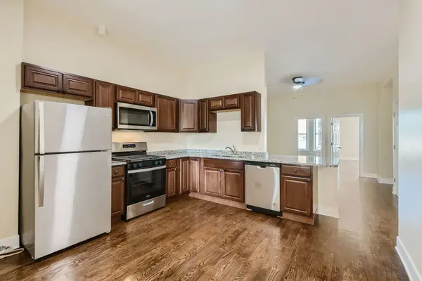 7048 N Clark ST #2FLR, Chicago, IL 60626