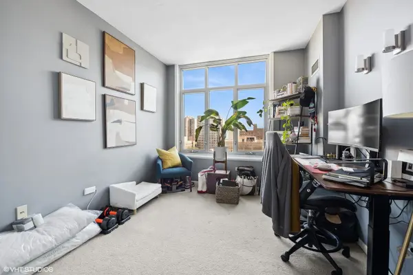 1134 W Granville AVE #1017, Chicago, IL 60660
