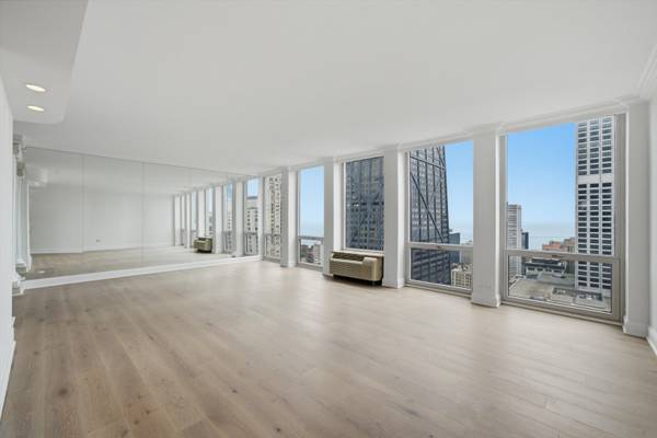 111 E Chestnut ST #38F, Chicago, IL 60611