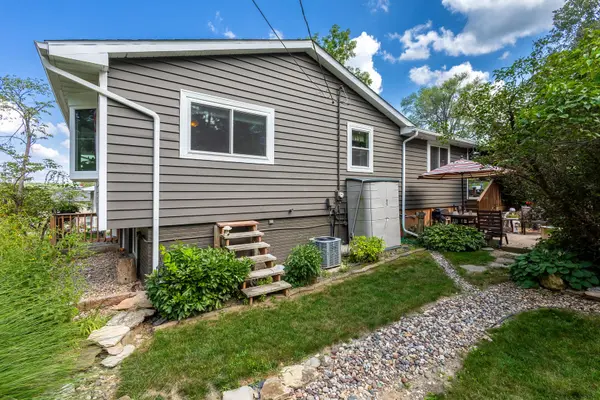 204 Chestnut ST, Leclaire, IA 52753