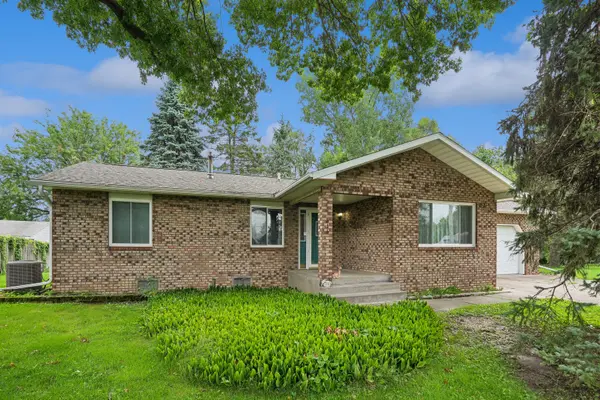 315 S Juniata ST, Blue Grass, IA 52726