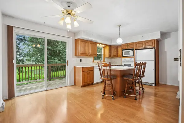 315 S Juniata ST, Blue Grass, IA 52726