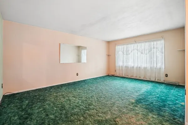 315 S Juniata ST, Blue Grass, IA 52726
