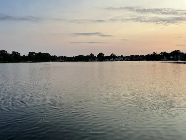 1153 N Shore DR, Crystal Lake, IL 60014