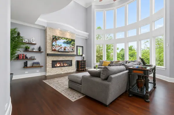 151 Palmer CIR, Vernon Hills, IL 60061