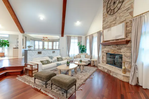 8208 Country Shire LN, Spring Grove, IL 60081