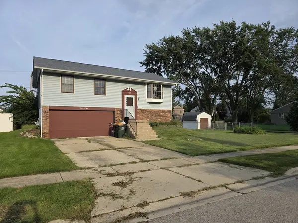 905 Sunnydale BLVD, Streamwood, IL 60107