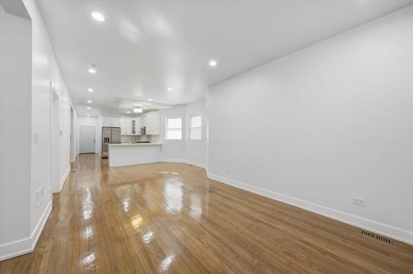 7607 S May ST, Chicago, IL 60620