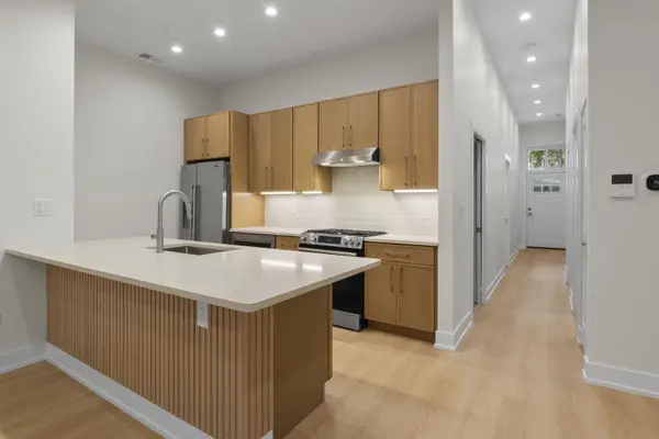 1246 W Bryn Mawr AVE #1, Chicago, IL 60660