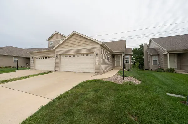 2214 Pebblebrook LN, Urbana, IL 61802