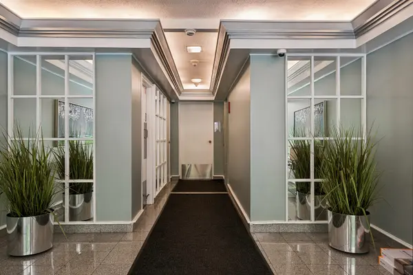 426 W Barry AVE #308, Chicago, IL 60657