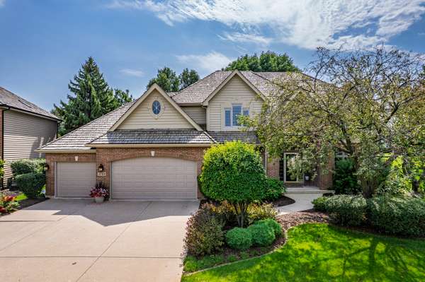 3148 Treesdale CT, Naperville, IL 60564