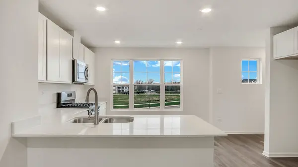 293 Basin CT, St. Charles, IL 60174
