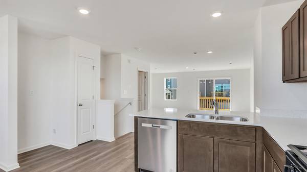 295 Basin CT, St. Charles, IL 60174