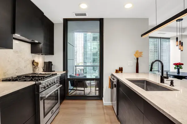240 E Illinois ST #1102, Chicago, IL 60611