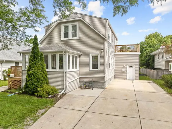 548 Prairie AVE #2, Downers Grove, IL 60515