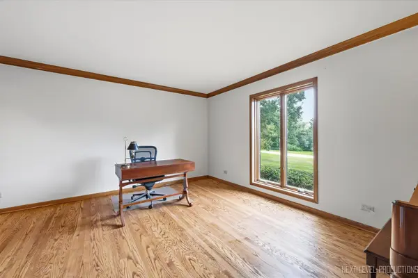 40W815 S Bridle Creek DR, St. Charles, IL 60175
