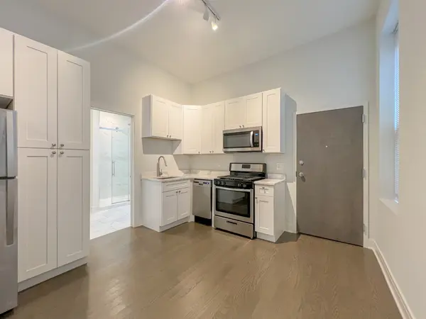 951 W Armitage AVE #2R, Chicago, IL 60614