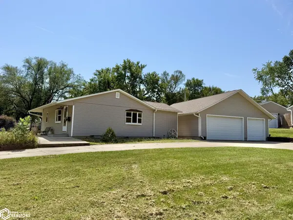 701 E 27th ST, Newton, IA 50208