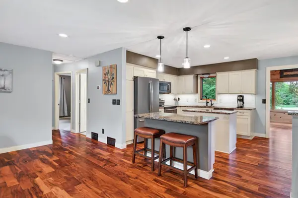 6227 Annapolis LN N, Maple Grove, MN 55311