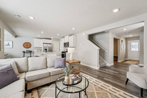 1908 Highview TER, Shakopee, MN 55379
