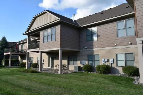10726 Lyndale Bluffs TRL, Bloomington, MN 55420
