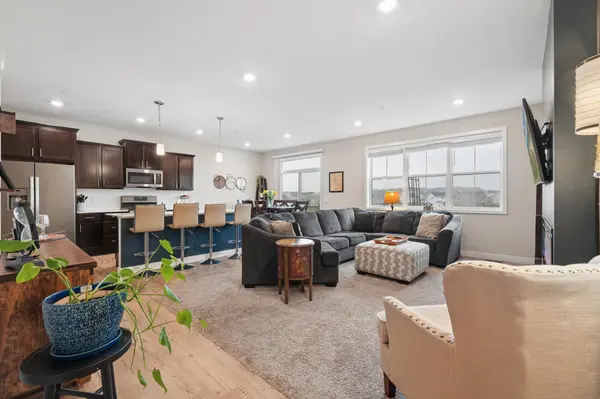 6453 Inspire CIR S, Cottage Grove, MN 55016