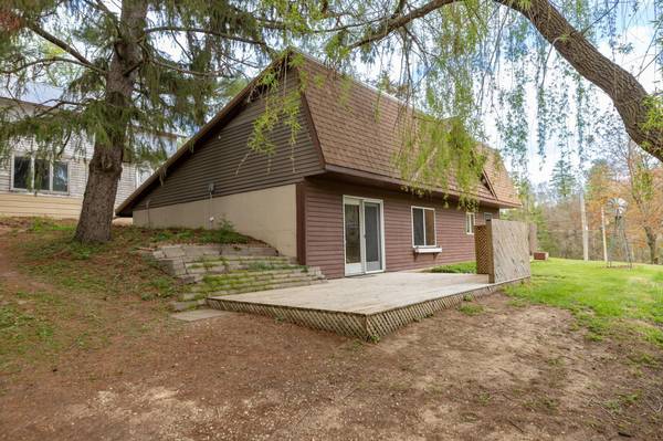 33704 County 25 N, Peterson, MN 55962