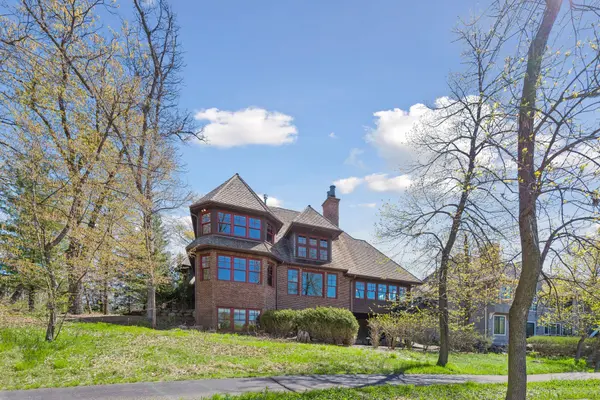 1610 Locust Hills PL, Wayzata, MN 55391