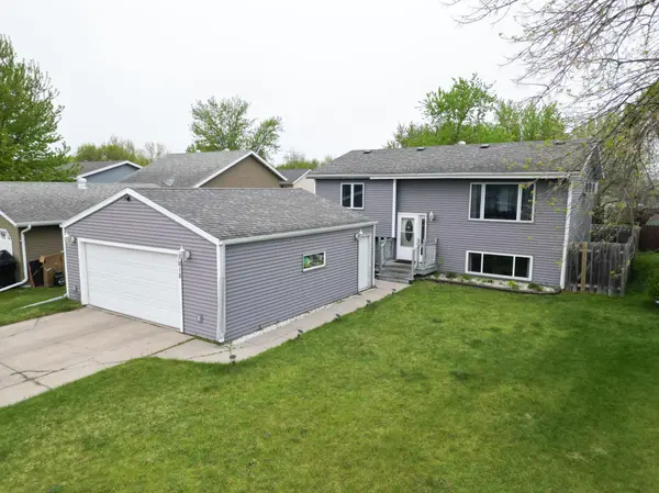 1918 5 AVE E, West Fargo, ND 58078