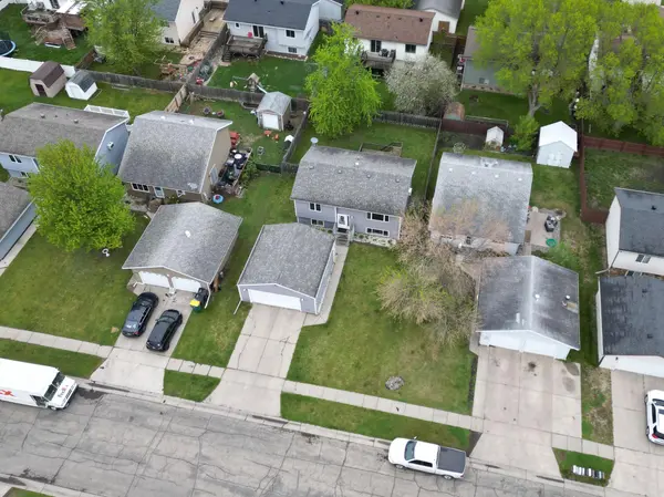 1918 5 AVE E, West Fargo, ND 58078