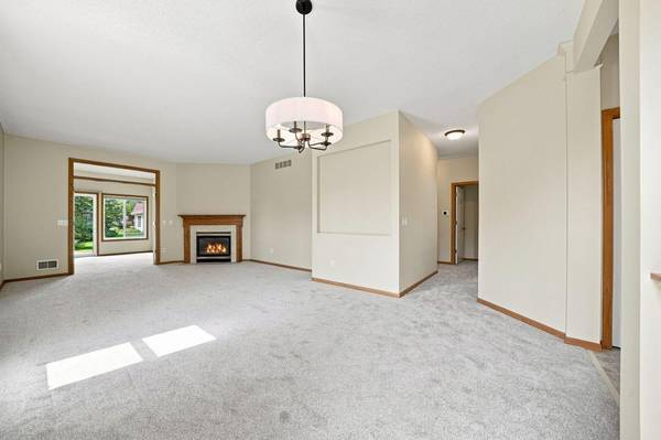 14795 Bloomfield CIR, Rosemount, MN 55068