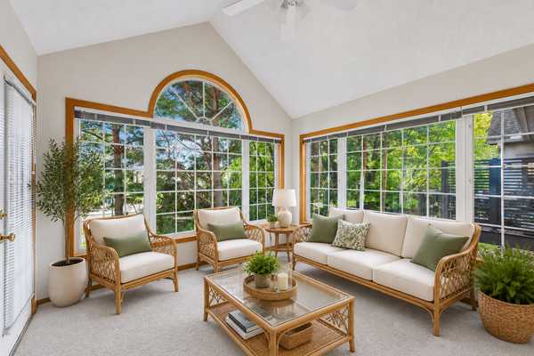 8459 Rosewood DR, Chanhassen, MN 55317