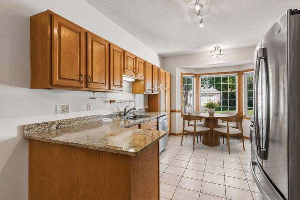 8459 Rosewood DR, Chanhassen, MN 55317