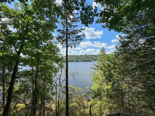 177 Glenmont RD, River Falls, WI 54022